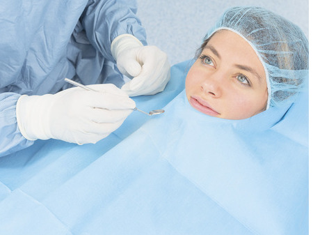 EURONDA Chirurgická operační rouška s U samolepícím výřezem na obličej, 15ks/bal, 50x75cm 270210